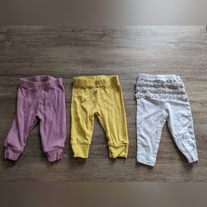 2/$10. 6 mo Carters pants lot